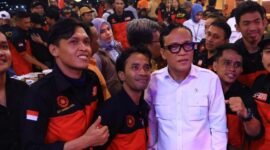 Wamenaker Immanuel Ebenezer menekankan pentingnya sertifikasi K3 dalam industri smelter saat mengunjungi Indonesia Morowali Industrial Park (IMIP) di Sulawesi Tengah pada Senin (4/11/2024). (Joke/Dok)