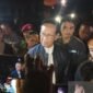 Gubernur DI Yogyakarta, Sri Sultan Hamengku Buwono X, turun langsung menemui massa aksi di halaman Mapolda DIY, Sabtu (30/8/2025) dini hari sekitar pukul 01.00 WIB. (Antara)