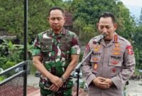 Kapolri Jenderal Listyo Sigit Prabowo dan Panglima TNI Jenderal Agus Subiyanto memberikan keterangan pers usai dipanggil Presiden Prabowo di Hambalang, Kabupaten Bogor, Sabtu (30/8/2025).(Joke)