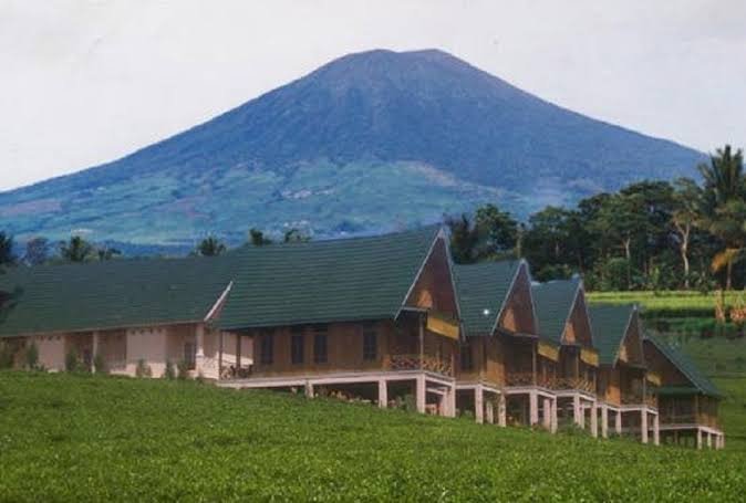 Penampakan Gunung Dempo di Kota Pagaralam, Sumatera Selatan. (Diparda Pagaralam)