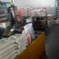Penurunan suplai beras premium berdampak pada turunnya omzet pedagang yang selama ini memasok ke pasar, hotel, restoran, hingga katering. (Joke)