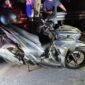 Kondisi motor usai menabrak truk di Jalan Yogyakarta-Wonosari, Piyungan, Bantul, Juamt (8/8/2025). (Humas Polres Bantul)