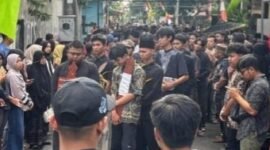 Pemakaman jenazah  Rheza Sendy Pratama, mahasiswa Program Studi Ilmu Komunikasi Universitas Amikom Yogyakarta, yang meninggal dunia pada Minggu (31/8/2025)npagi. (Joke)