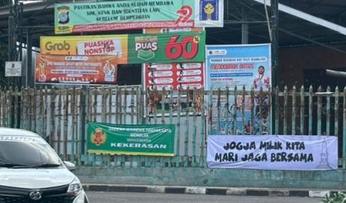 Spanduk berisi seruan untuk menjaga ketentraman bermunculan di berbagai titik strategis kota Yogyakarta. (Times Indonesia)