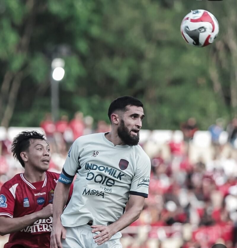 Duel sengit Persita kontra Persijap. (Instagram @official.persita)