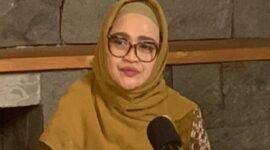 Sekretaris Daerah Daerah Istimewa Yogyakarta, Ni Made Dwipanti Indrayanti, bicara dalam Diskusi Publik Inovokasia 2025 di Sekolah Vokasi Universitas Gadjah Mada (UGM), Selasa (23/9/2025). (Dok Pemda DIY)