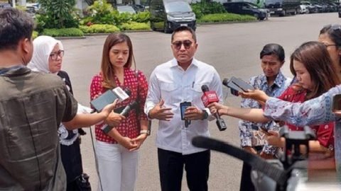 Biro Pers, Media, dan Informasi Sekretariat Presiden mengembalikan kartu identitas liputan wartawan Istana milik jurnalis CNN Indonesia Diana Valencia, Senin (29/9/2025). (CNN Indonesia)