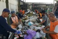 Ilustrasi - Pengelolaan sampah menjadi bahan bakar di TPS 3R Nitikan Yogyakarta. (Dok Pemkot)