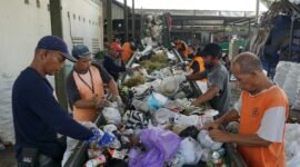 Ilustrasi - Pengelolaan sampah menjadi bahan bakar di TPS 3R Nitikan Yogyakarta. (Dok Pemkot)