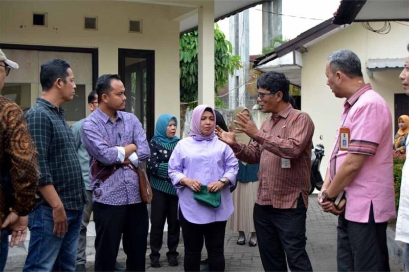 Panitia Khusus (Pansus) DPRD Kota Yogyakarta meninjau Rumah Pelayanan Sosial Lanjut Usia Terlantar Budhi Dharma, Giwangan, Kamis (11/9/2025). (Joke)