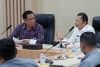 Wakil Wali Kota Yogyakarta Wawan Harmawan bersama Asisten Deputi Koordinasi Kerja Sama Kelembagaan Keimigrasian dan Pemasyarakatan Kemenko Kumham Imipas, Herdaus. (Dok Pemkot)