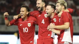 Pemain Timnas Indonesia Sandy Henny Walsh berselebrasi bersama Egy Maulana, Jordi Amat, dan Marc Anthony Klok setelah mencetak gol ke gawang Taiwan di Surabaya. (Antara)