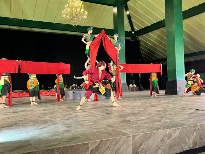 Festival Sendratari DIY 2025 di Pendopo Agung Kampus Terpadu, Sleman. (Joke)