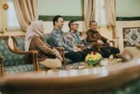 CEO BRI Regional Yogyakarta, Kusdinar Wiraputra beserta jajaran saat silaturahmi dengan Wagub DIY KGPAA Paku Alam III di Gedhong Pareanom, Kompleks Kepatihan, Yogyakarta, Rabu (24/9/2025). (Dok Humas Pemda DIY)