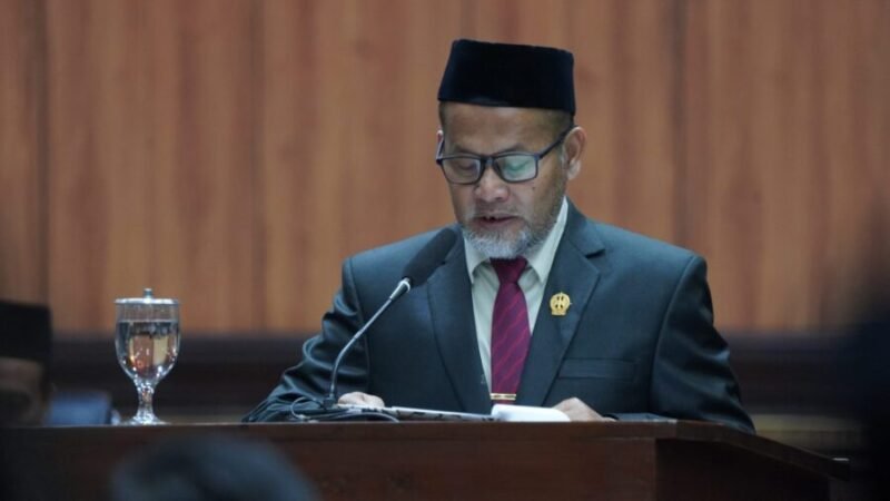 Wakil Ketua DPRD DIY, Imam Taufik, menyampaikan pentingnya dua Raperda prakarsa yang diajukan legislatif. (Joke)