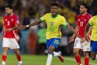 Selebrasi Estevao setelah berhasil mencetak gol pembuka Brasil ke gawang Chile pada menit ke 38. (Getty Images)