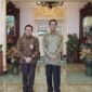 Direktur Jenderal Bina Pembangunan Daerah Kementerian Dalam Negeri (Kemendagri), Restuardy Daud, menemui Gubernur DIY Sri Sultan Hamengku Buwono X di Kompleks Kepatihan, Yogyakarta, Kamis (11/9/2025). (Dok Humas Pemprov DIY)