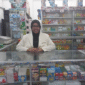 Dosen UMY Nurul Maziyyah mengadakan kegiatan edukasi tentang interaksi obat bagi pelanggan Apotek Kita di Banguntapan, Bantul, Minggu (22/8/2025). (Joke/Dok UMY)