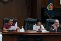 Ketua Pansus Raperda, Eko Suwanto (paling kiri), dalam rapat pembahasan Raperda tentang riset, invensi, dan inovasi daerah. (Dok DPRD DIY)