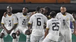 Selebrasi pemain Ghana usai Mohammed Zkudus mencetak gol ke gawang Komoro dalam pada laga terakhir Grup I Kualifikasi Zona Afrika di Stadion Accra, Senin (13/10/2025) dini hari WIB. (AFP/Issouf Sunogo)
