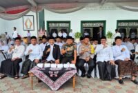 Sekretaris Komisi D DPRD Yogyakarta Solihul Hadi (mengenakan jas hitam) hadir dalam peringatan Hari Santri di balai Kota, Selasa (21/10/2025). (Dokumen Pribadi)