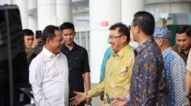 Wakil Wali Kota Abdul Harris Bobihoe serta Menteri Dalam Negeri (Mendagri) M Tito Karnavian hadiri kegiatan sidang senat terbuka wisuda 521 sarjana Universitas Kebangsaan Republik Indonesia (UKRI) di Trans Convention Centre, Kota Bandung, Jawa Barat, Sabtu (18/10/2025).