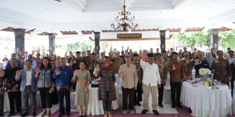 UMY diwakili oleh Wakil Rektor Bidang Sumber Daya, Prof. Dr. Dyah Mutiarin, S.IP., M.Si. turut aktif dalam sesi dialog interaktif bersama Bupati Sleman, Hardo Kiswoyo, S.E., M.M. (Dok UMY)