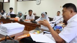 Ketua Komisi C DPRD Kota Yogyakarta Bambang Seno Baskoro dalam pembahasan antara Komisi C Dewan Perwakilan Rakyat Daerah (DPRD) dan Bagian Administrasi Pembangunan (Adminbang) Sekretariat Daerah Kota Yogyakarta. (Dok DPRD Yogya)