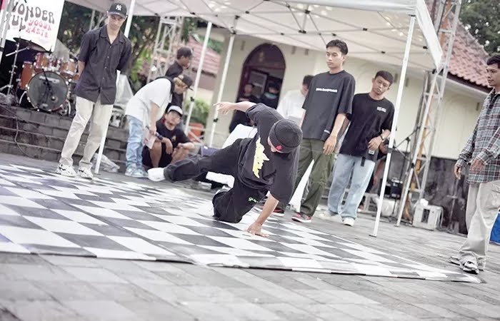 Keberadaan fasilitas olahraga di tingkat kelurahan turut memperkuat pembinaan  atlet lokal atau bakat anak-anak lainnya. (Istimewa)