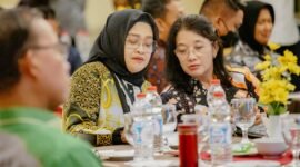 Sekda DIY Ni Made Dwipanti Indrayanti mewakili Gubernur DIY membuka Forum Komunikasi Siber dan Sandi Daerah (Forkomsanda) se-DIY di Malioboro Ballroom, Hotel New Saphire Yogyakarta, Selasa (14/10/2025). (Humas Pemda DIY)