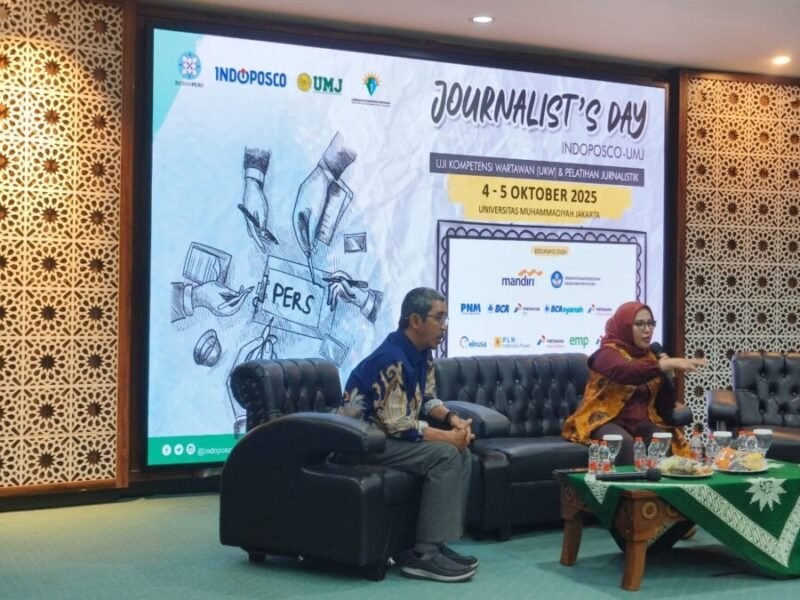 Prof. Dr. Evi Satispi menekankan pentingnya peran media dalam memastikan pelaksanaan Program Makan Bergizi Gratis (MBG) berjalan transparan dan tepat sasaran, dalam kegiatan Uji Kompetensi Wartawan (UKW) di UMJ yang difasilitasi Dewan Pers, Sabtu (4/10/2025). | Foto: Herfa