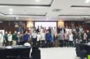 Seluruh penguji Lembaga Uji Kompetensi Wartawan Universitas Muhammadiyah Jakarta (LUKW UMJ) foto bersama seluruh peserta UKW UMJ Angkatan ke-17 tahun 2025 dan segenap petinggi INDOPOSCO di Auditorium Kasman Singodimedjo FISIP UMJ, Jl. KH Ahmad Dahlan, Cireundeu, Ciputat Timur, Kota Tangerang Selatan, Provinsi Banten, Minggu (5/10/2025). Foto: Herry Rosadi / INDOPOSCO
BANTEN 