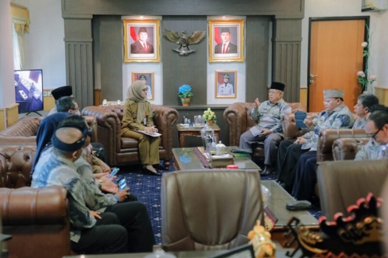 Wagub Lampung dr. Jihan Nurlela menerima kunjungan kerja Forum Kerukunan Umat Beragama (FKUB) Provinsi Lampung, di Ruang Kerja Wagub, Bandarlampung, Senin (13/10/2025).