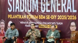 Wakil Rektor UMY memberikan pandangan dalam Stadium General Pelantikan Forum Badan Eksekutif Mahasiswa (BEM) se-DIY periode 2025/2026. (Dok UMY)