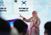 Direktur Utama Telkom Indonesia, Dian Siswarini, dalam seminar akbar bertajuk “Building 113,000 Next-Generation AI Talents for Indonesia’s Future” yang digelar di Kampus Terpadu UMY, Kamis (23/10/2025). (Dok UMY(