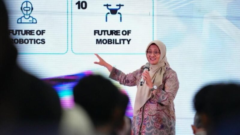 Direktur Utama Telkom Indonesia, Dian Siswarini, dalam seminar akbar bertajuk “Building 113,000 Next-Generation AI Talents for Indonesia’s Future” yang digelar di Kampus Terpadu UMY, Kamis (23/10/2025). (Dok UMY(