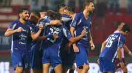 Para pemain PSIM Yogyakarta merayakan kemenangan dengan mengalahkan Persik Kediri dengan skor 2-1 dalam laga pekan ke-11 BRI Super League. (Joke)