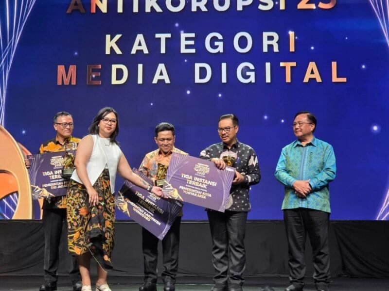 Wali Kota Yogyakarta Hasto Wardoyo menerima anugerah dan penghargaan Antikorupsi ACFFEST 2025. Pemkot Yogyakarta dinobatkan sebagai satu dari tiga instansi terbaik kategori media digital. (,Dok Pemkot)