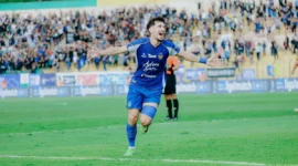 Rahmatshoh Rahmatzoda merayakan gol tunggalnyang dicetaknya pada menit ke-38 yang menjadi penentu kemenangan PSIM atas Bhayangkara FC. (joke)