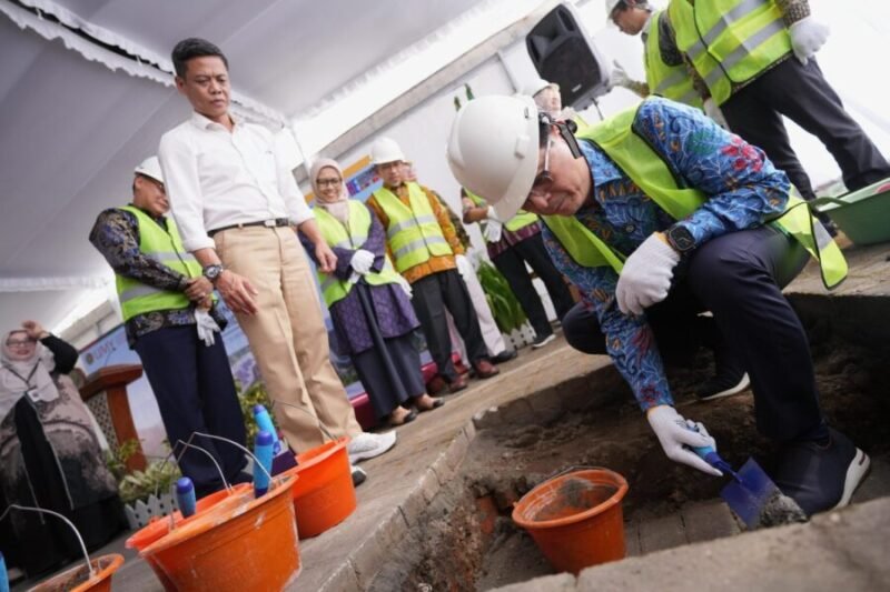 Peletakan batu pertama pembangunan Science Techno Park UMY Arsjad Rasjid Building. (Dok UMY)