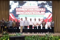 Foto bersama dalam agenda Pelepasan Bantuan Bencana Banjir Sumatera oleh Menteri Pertanian RI di Kantor Pusat Kementerian Pertanian RI – Jakarta. (4/12)