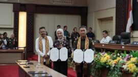 Kejaksaan Tinggi (Kejati) Lampung dan Pemerintah Provinsi (Pemprov) Lampung resmi menandatangani Nota Kesepahaman/Perjanjian Kerja Sama (PKS) tentang Pelaksanaan Pidana Kerja Sosial bagi Pelaku Tindak Pidana serta Optimalisasi Penanganan dan Penyelesaian Perkara Berbasis Keadilan Restoratif.