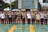Apel Operasi lilin dipimpin langsung oleh Kapolda Banten Irjen Pol Hengki dan diikuti oleh personel Polri, TNI, serta instansi terkait lainnya di Lapangan Apel Polda Banten pada Jumat (19/12)