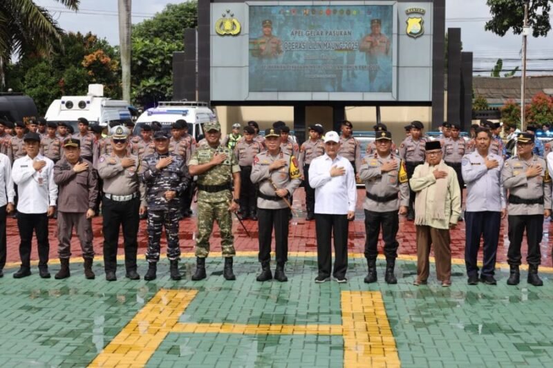 Apel Operasi lilin dipimpin langsung oleh Kapolda Banten Irjen Pol Hengki dan diikuti oleh personel Polri, TNI, serta instansi terkait lainnya di Lapangan Apel Polda Banten pada Jumat (19/12)