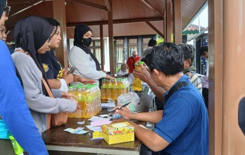 Pasar murah yang digelar Pemkot Yogyakarta di Kemantren Jetis. (Humas Pemkot)