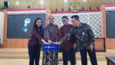 Wali Kota Yogyakarta Hasto Wardoyo seusai High Level Meeting Tim Percepatan dan Perluasan Digitalisasi Daerah di Balai Kota Yogyakarta, Kamis (12/3/2026). (Pemkot Yogya