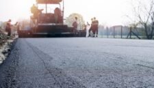 Kegiatan tambal sulam jalan provinsi yang rusak di Daerah Istimewa Yogyakarta. (Joke)