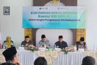 
Direktur Bina KUA dan Keluarga Sakinah, Ahmad Zayadi, memberi keterangan. (Humas Kemenag)