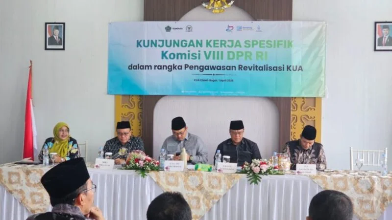 
Direktur Bina KUA dan Keluarga Sakinah, Ahmad Zayadi, memberi keterangan. (Humas Kemenag)
