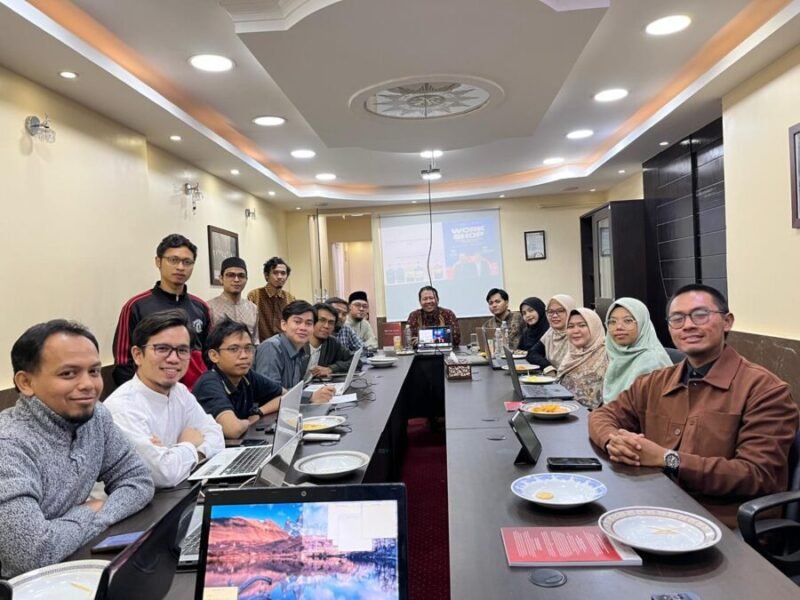 Workshop penulisan buku referensi dan buku ajar mahasiswa Indonesia di Mesir oleh Universitas Muhammadiyah Yogyakarta (UMY) bersama Pimpinan Cabang Istimewa Muhammadiyah (PCIM) Mesir di Kairo, Jumat (24/3/2026). (Humas UMY)